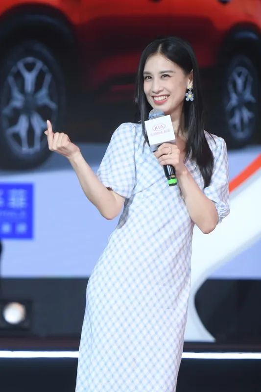 杨子大哥直播揭秘：明星带货背后的“演戏”真相与公众形象的迷思